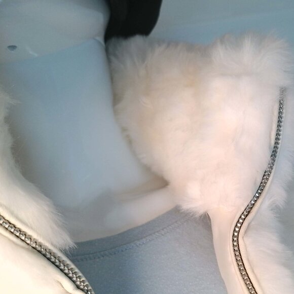 Women Lined White Faux Vest - Picture 5 of 11